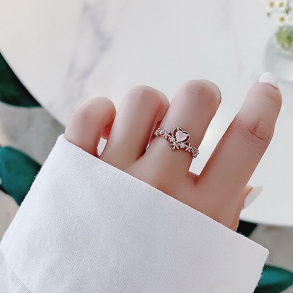 Jewelry - ❄️NEW!❄️Fashion heart shape rose gold adjustable ring